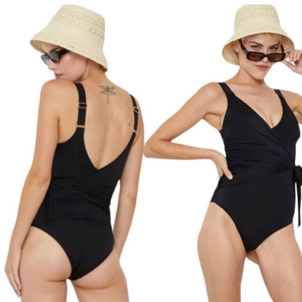 Weβ Are Hot As Hell (HAH) βWrap it Upβ 1-pc Secret Pocket Black NWT XS